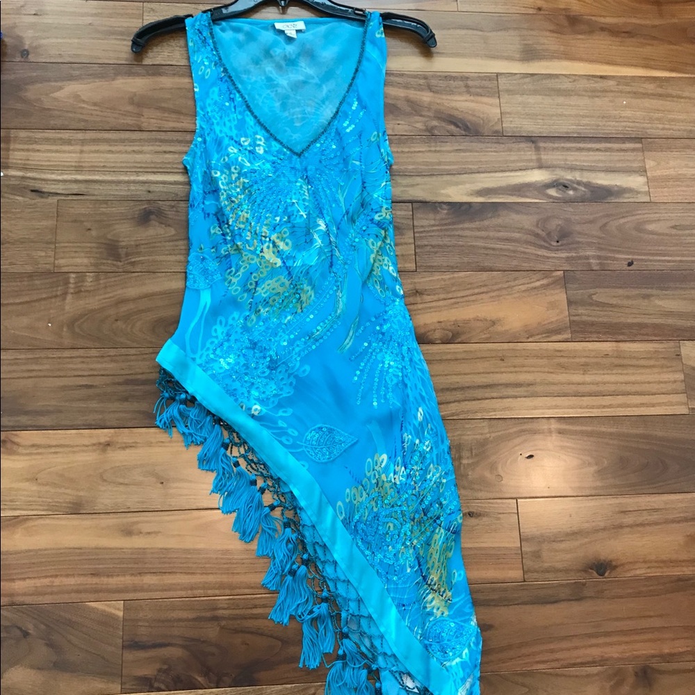 Cache asymmetrical top